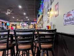 Aces Garage Bar & Grill photo 2