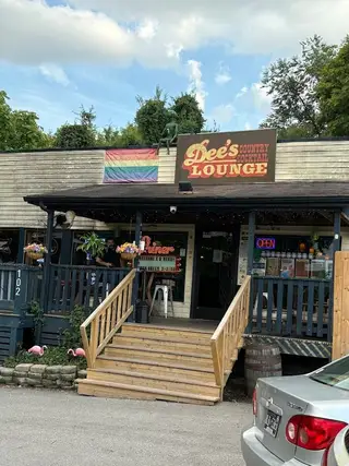 Dee's Country Cocktail Lounge