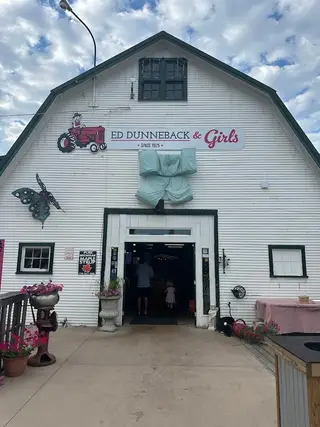 Ed Dunneback & Girls Farm