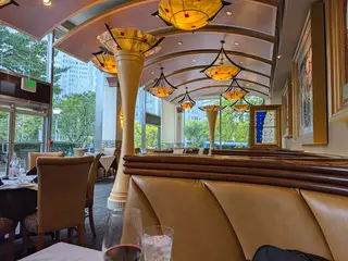 Eddie Merlot's