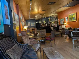 French 75 Gallery & Lounge