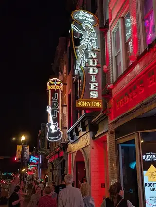 Friends in Low Places Bar & Honky-Tonk