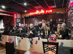 Grand Avenue Pub photo 1