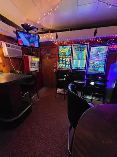 Hushers Pub & Grill photo 1