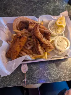 Hushers Pub & Grill photo 4