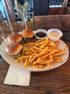 Jason Aldean's Kitchen + Bar photo 5