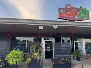 Lola's Hi/Lo Lounge