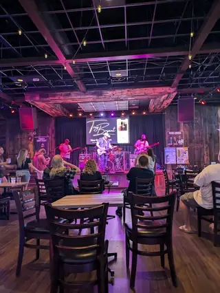 Lori's Roadhouse