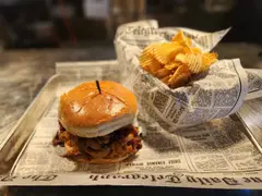 Louie's Tap House photo 5
