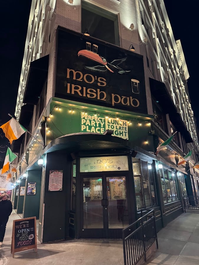Mo's Irish Pub Downtown