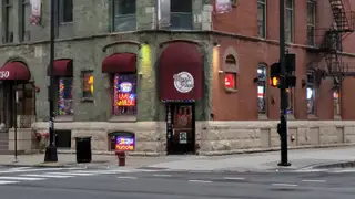Mom's Place - A Chicago Gathering Spot