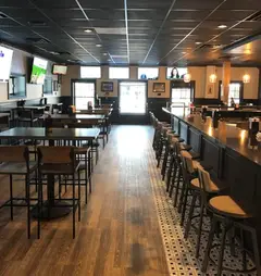 Rogue River Tavern photo 2