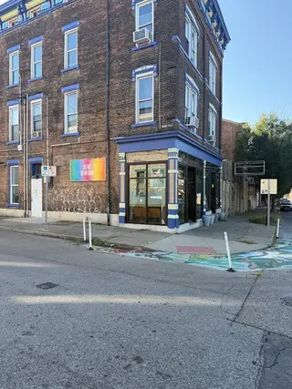 SWELL Art Café