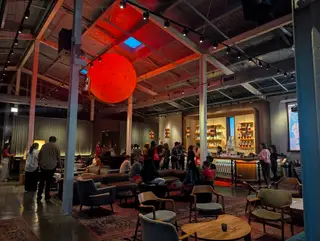 Three Top Lounge