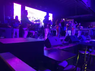 V-Live Music Entertainment
